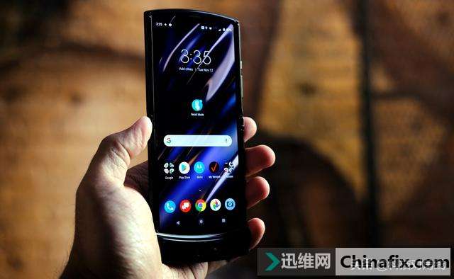 數碼界的(de)“輪回”定律?摩托羅拉Razr翻蓋折疊手機發布